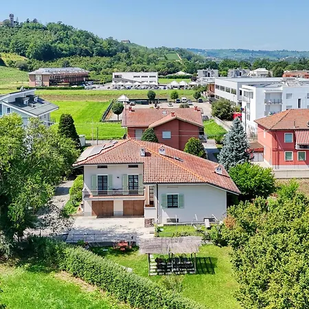Casa vacanze Divina Commedia Alba (Piedmont)